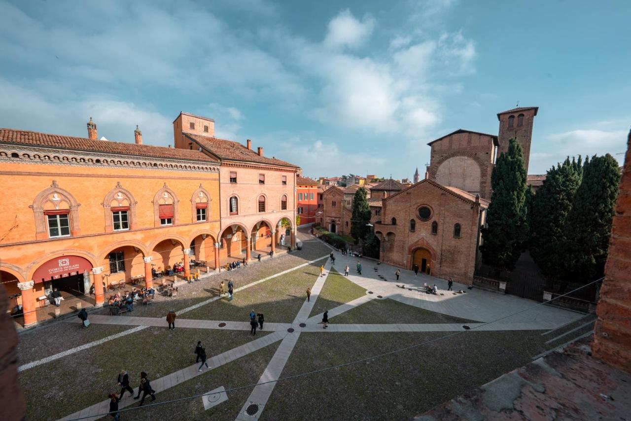 Piazza Santo Stefano Con Vista, Bologna